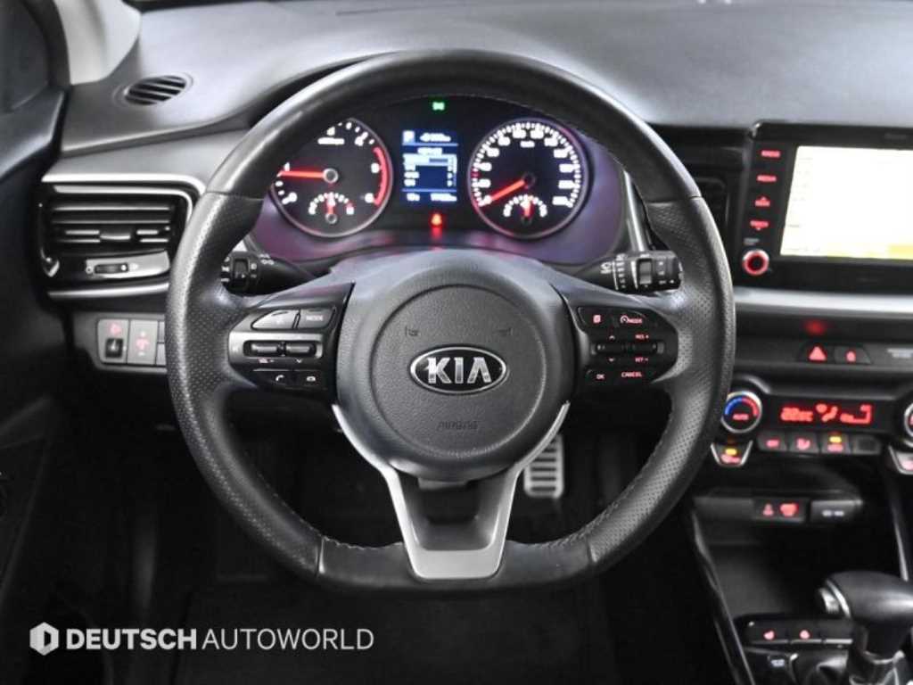 KIA Stonic 2018 Blanco - Importación desde Corea - HF Imports Iquique - Foto 13