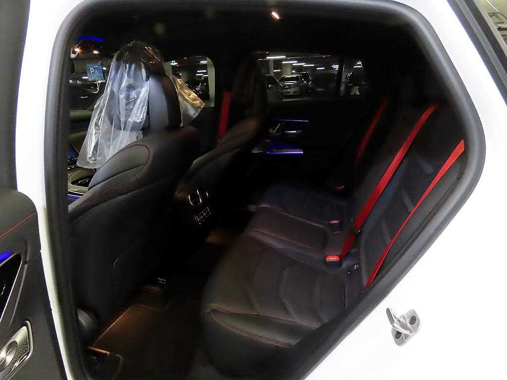 Mercedes Benz GLC Class - Vista 7