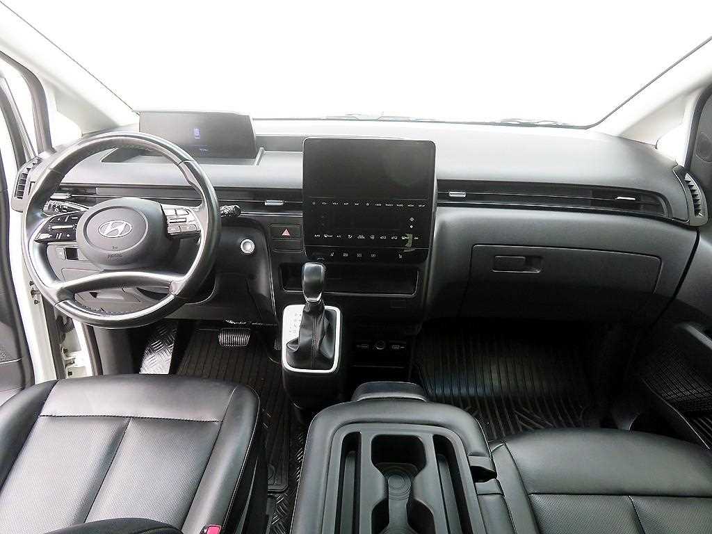 HYUNDAI Staria - Vista 9