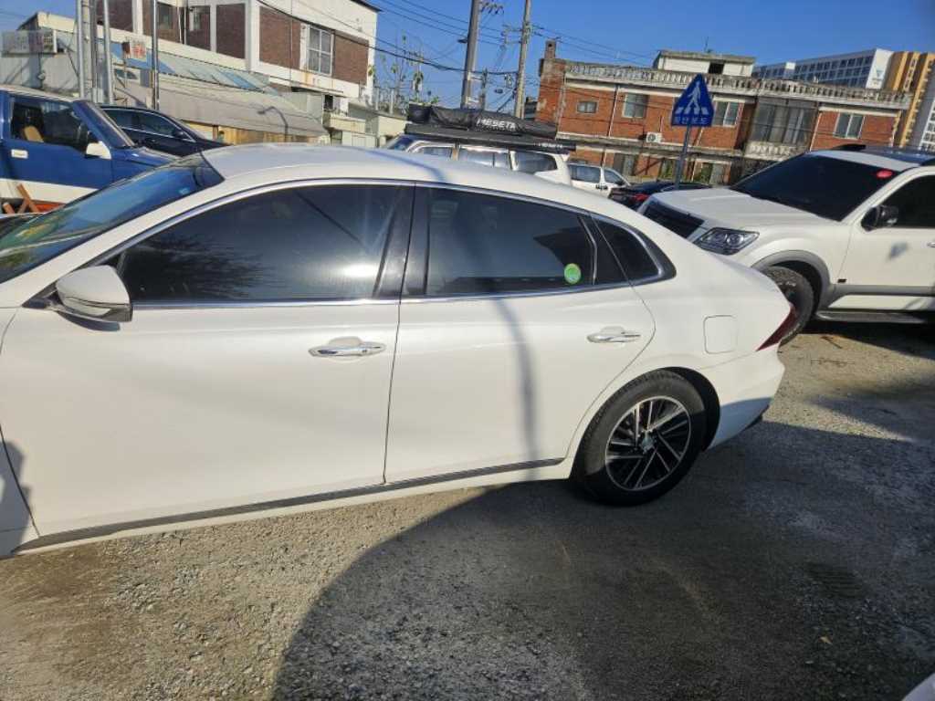 HYUNDAI Grandeur - Vista 3