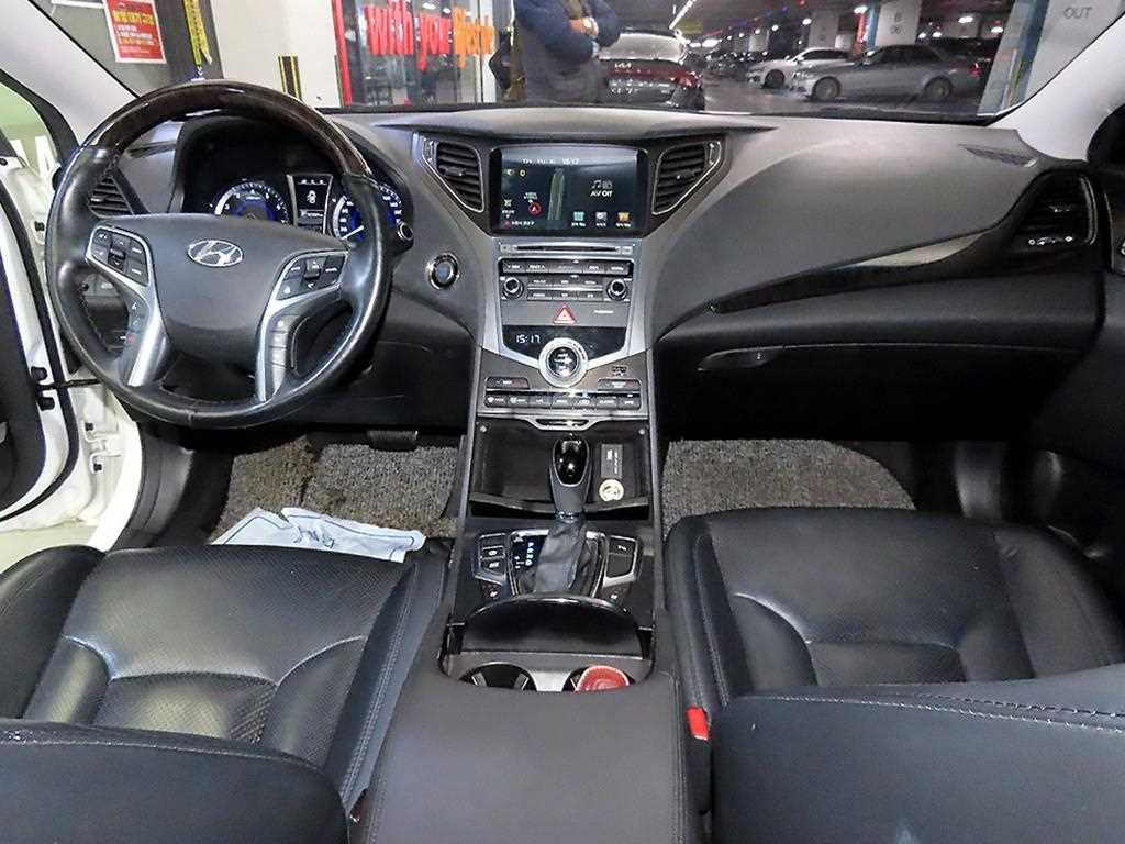 HYUNDAI Grandeur - Vista 10