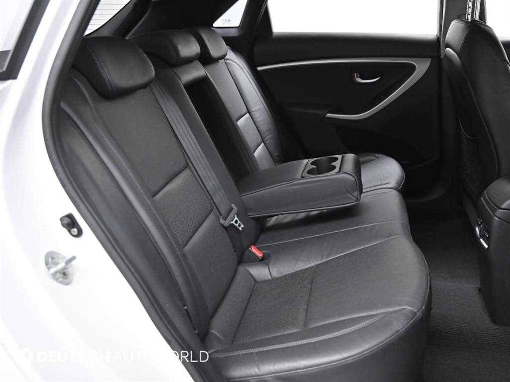 HYUNDAI i30 - Vista 12