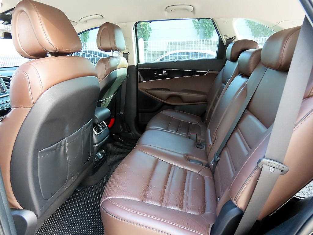 KIA Sorento - Vista 6