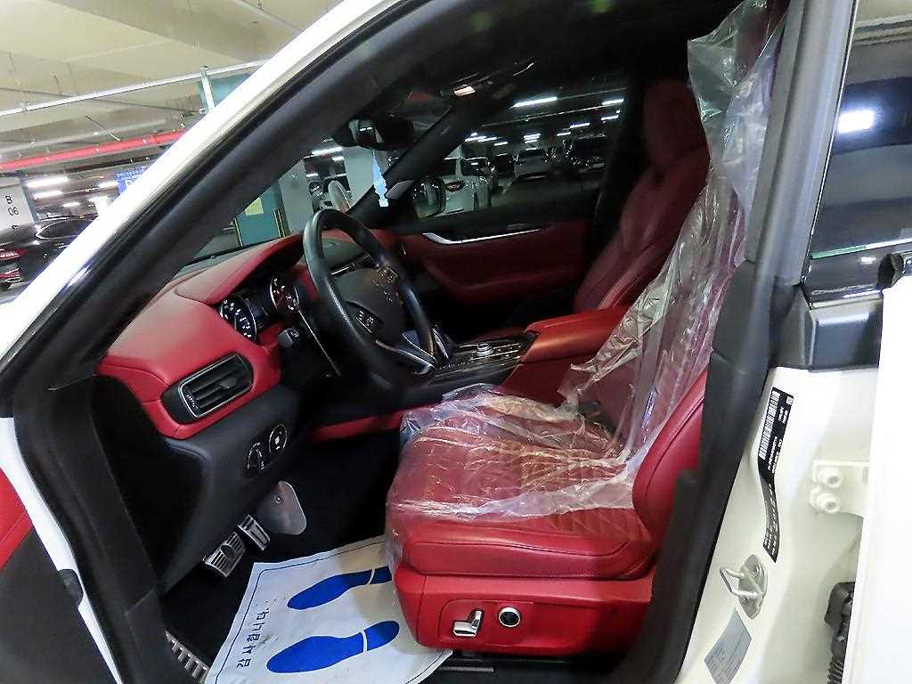 Maserati Levante - Vista 6