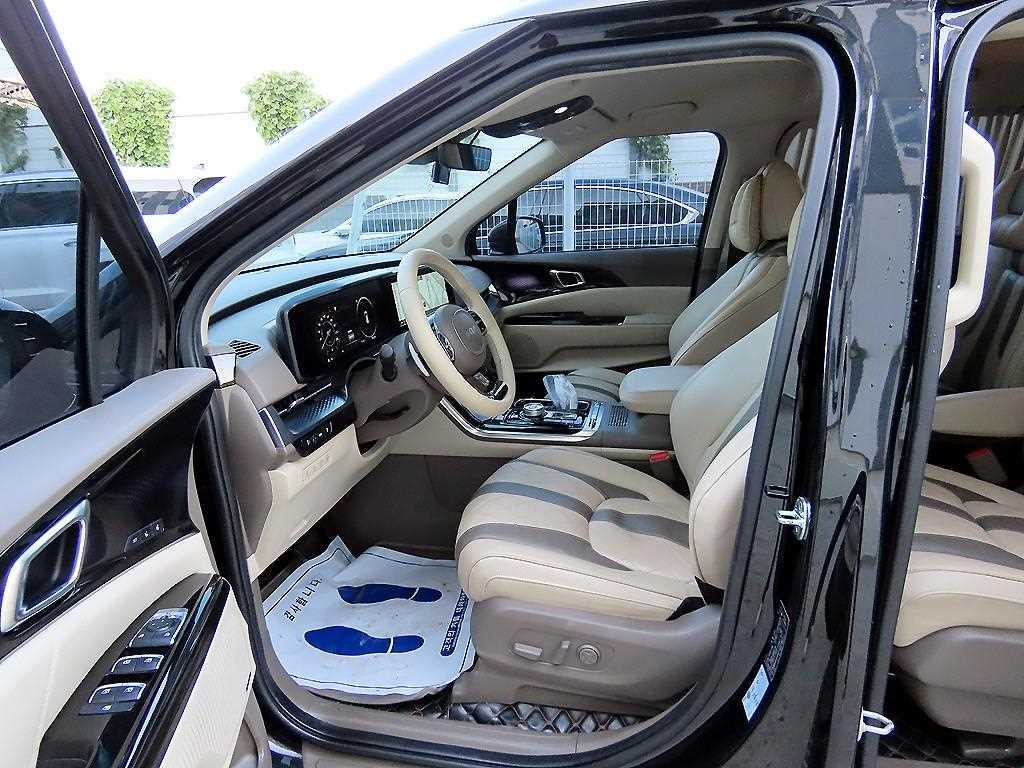 KIA Carnival - Vista 5