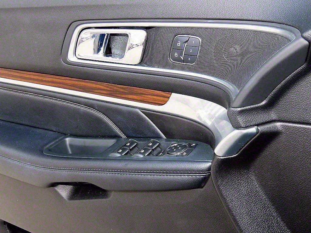 Ford Explorer - Vista 12