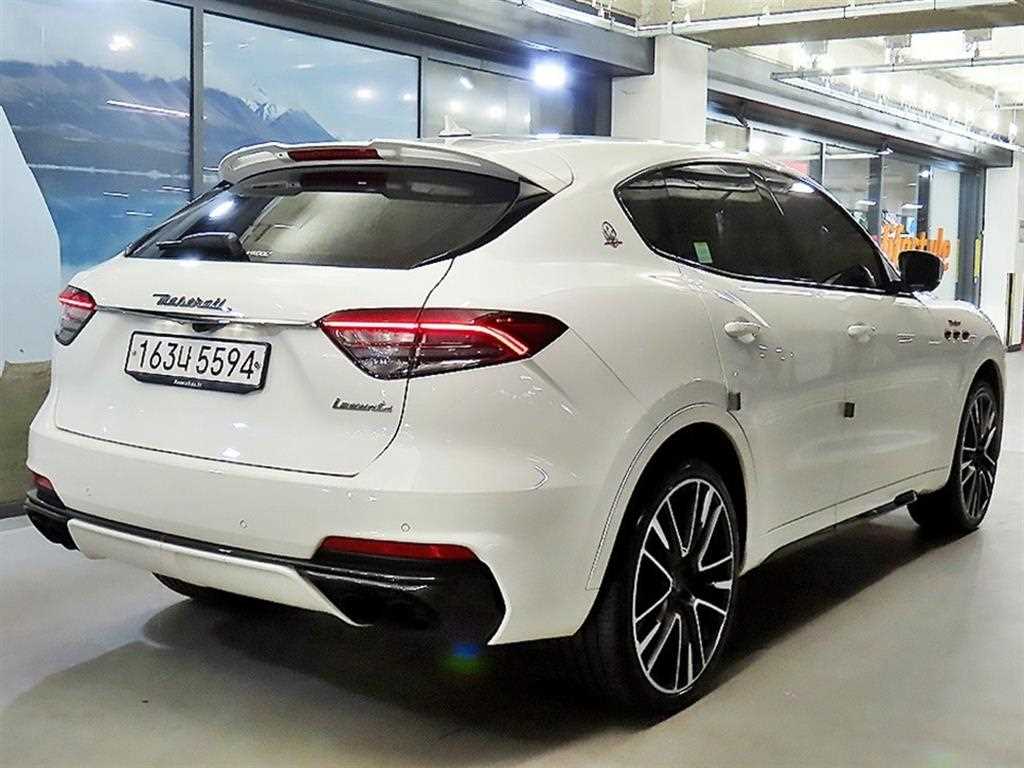 Maserati Levante - Vista 4