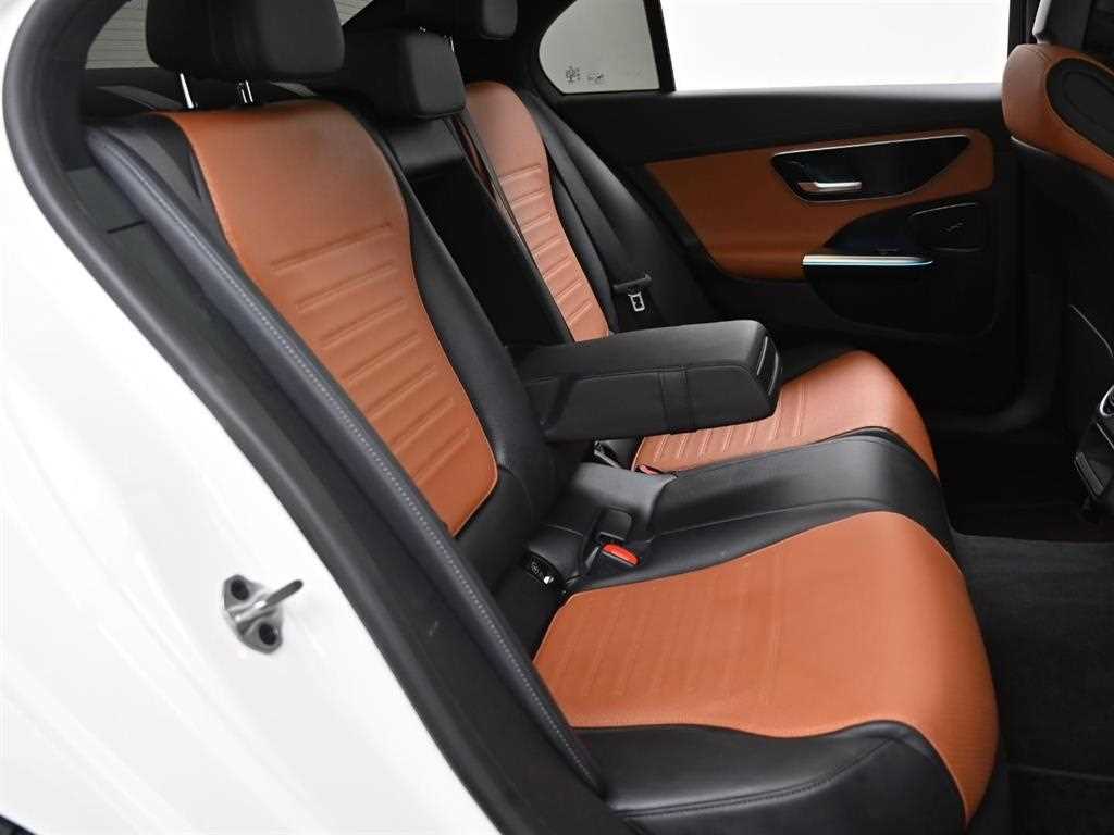 Mercedes Benz C Class - Vista 12