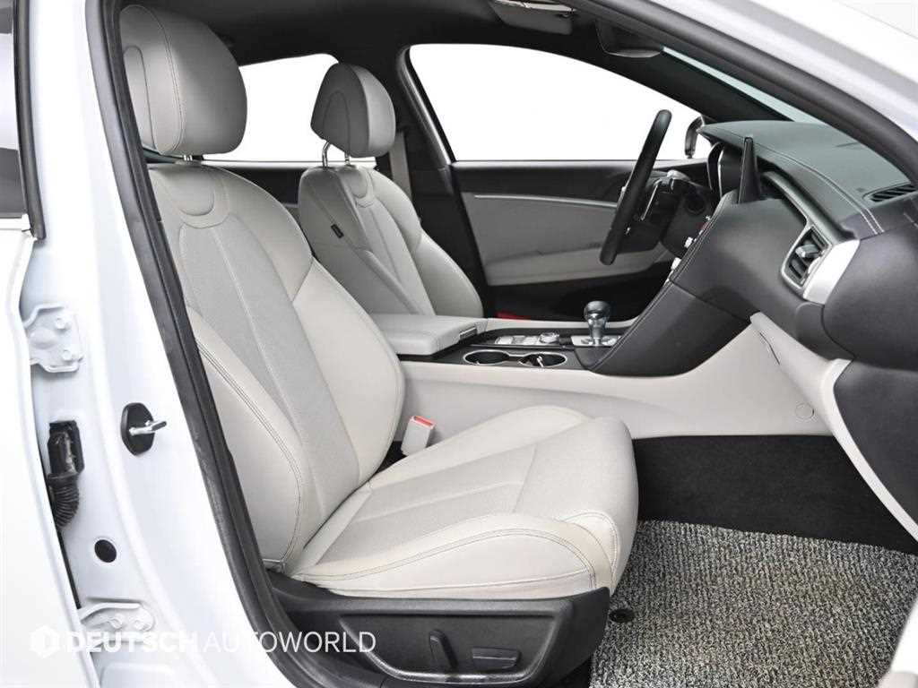 Genesis G70 - Vista 10