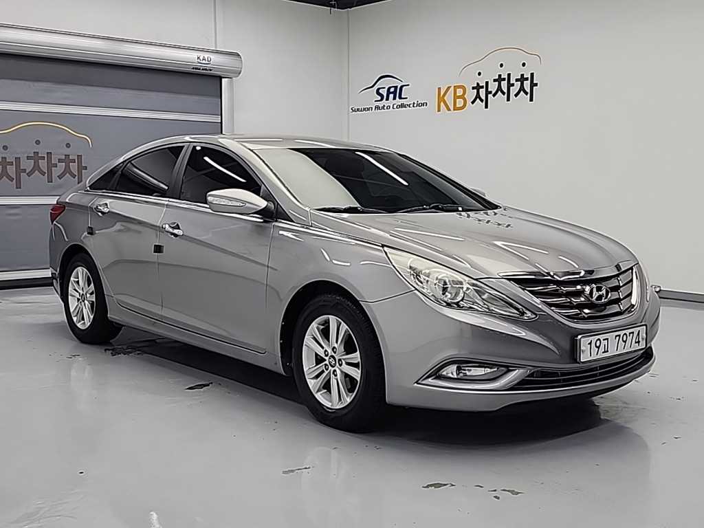 HYUNDAI Sonata - Vista 4
