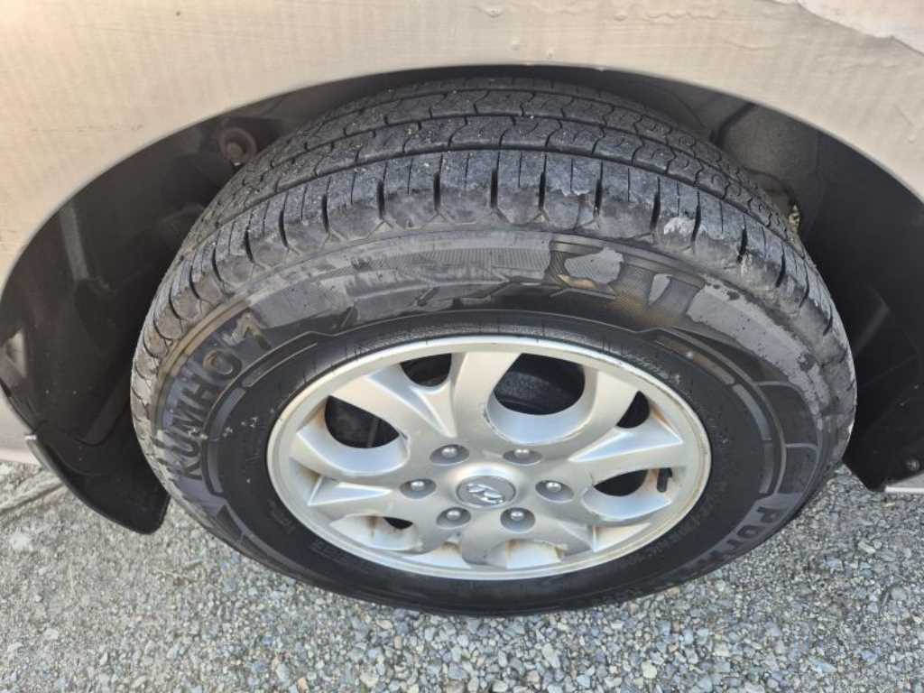 HYUNDAI Starex - Vista 8