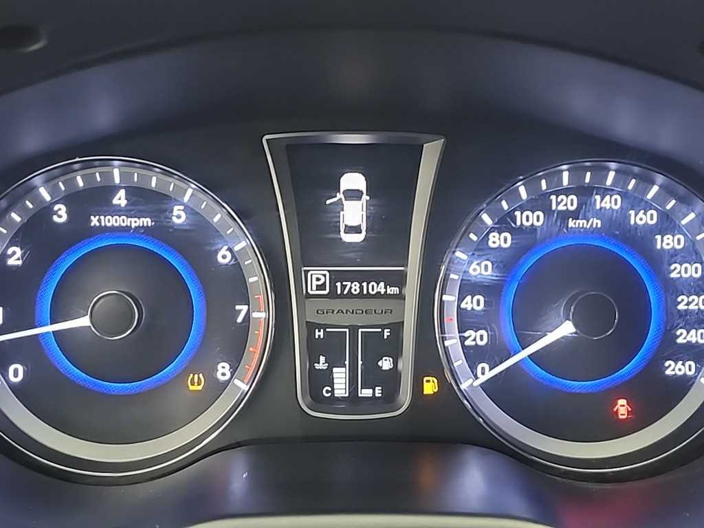 HYUNDAI Grandeur - Vista 6
