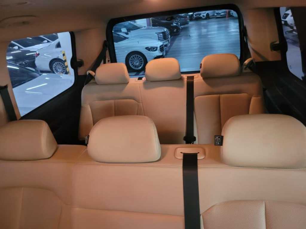 HYUNDAI Staria - Vista 12