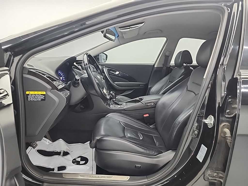 HYUNDAI Grandeur - Vista 11