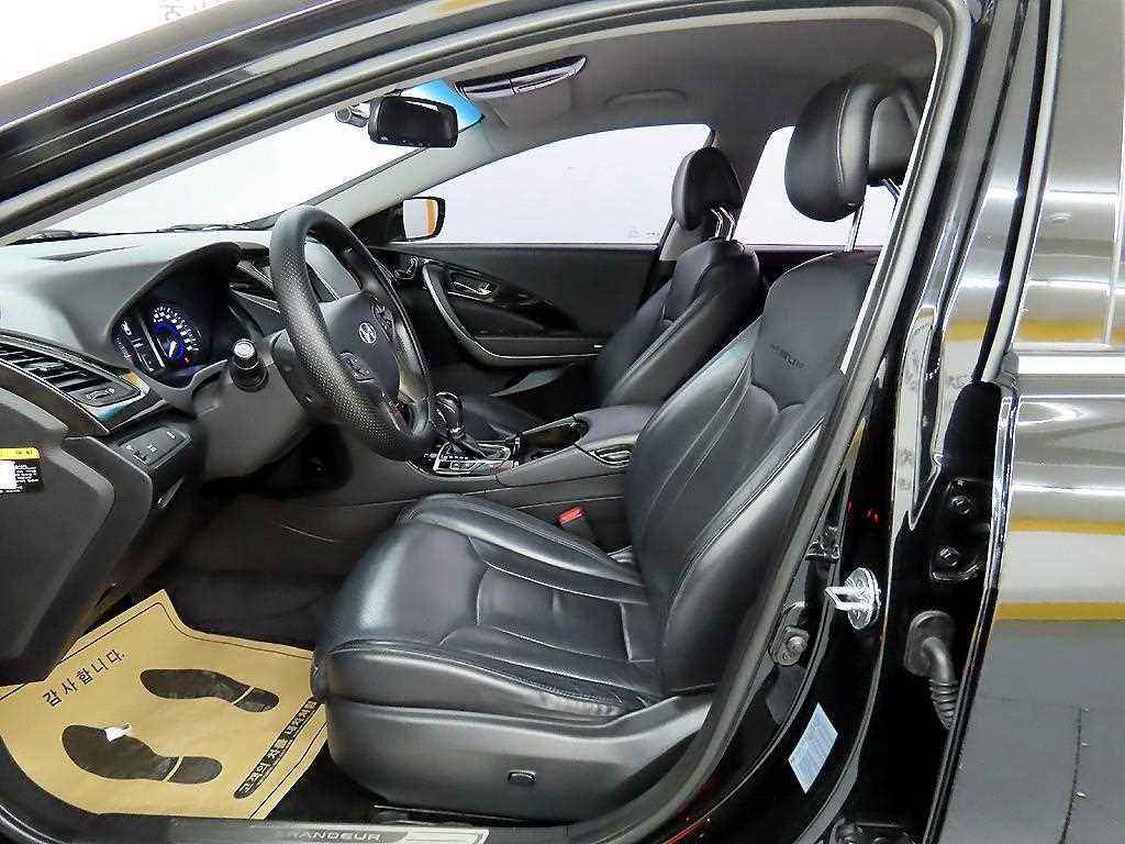 HYUNDAI Grandeur - Vista 5