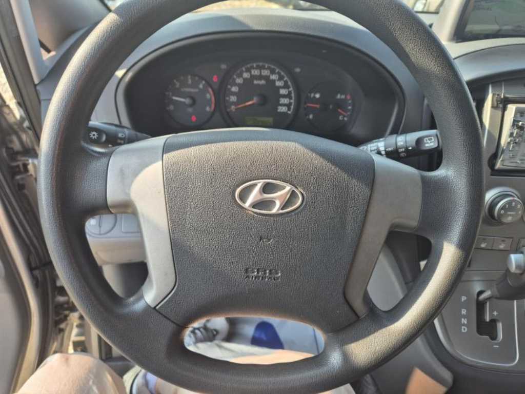 HYUNDAI Starex - Vista 11