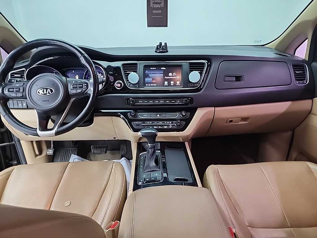 KIA Carnival - Vista 7