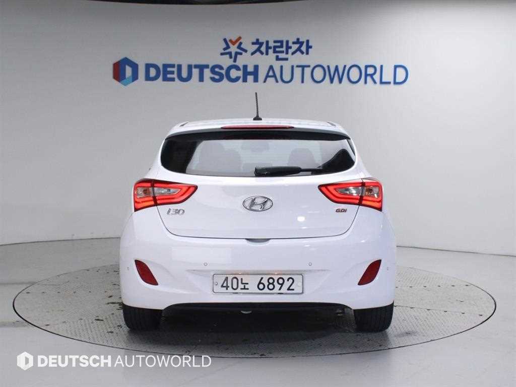 HYUNDAI i30 - Vista 4
