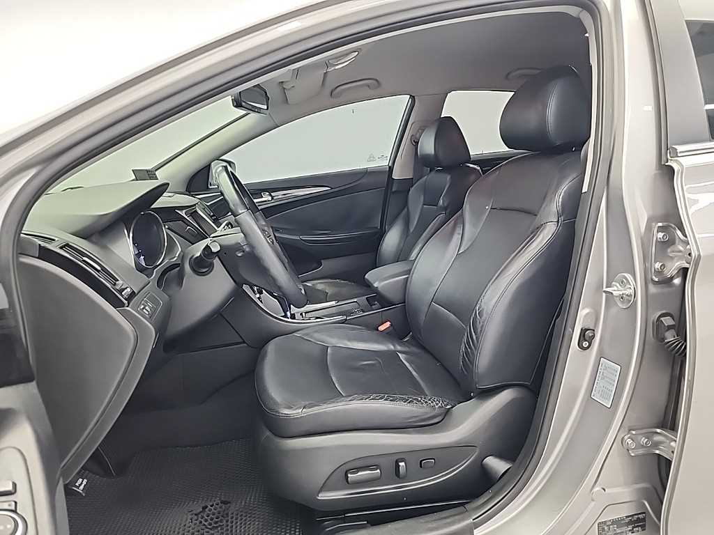 HYUNDAI Sonata - Vista 11