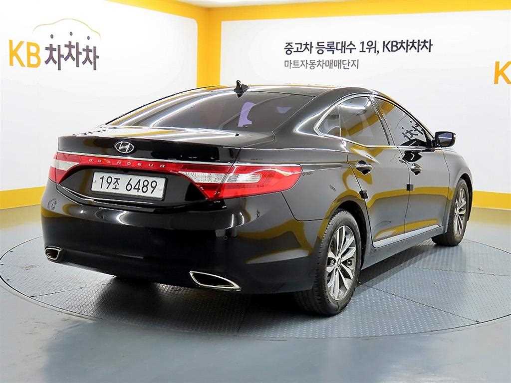 HYUNDAI Grandeur - Vista 4