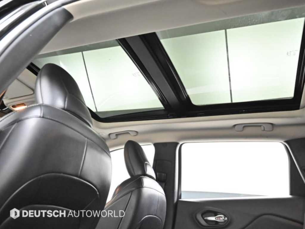 Jeep Cherokee - Vista 5