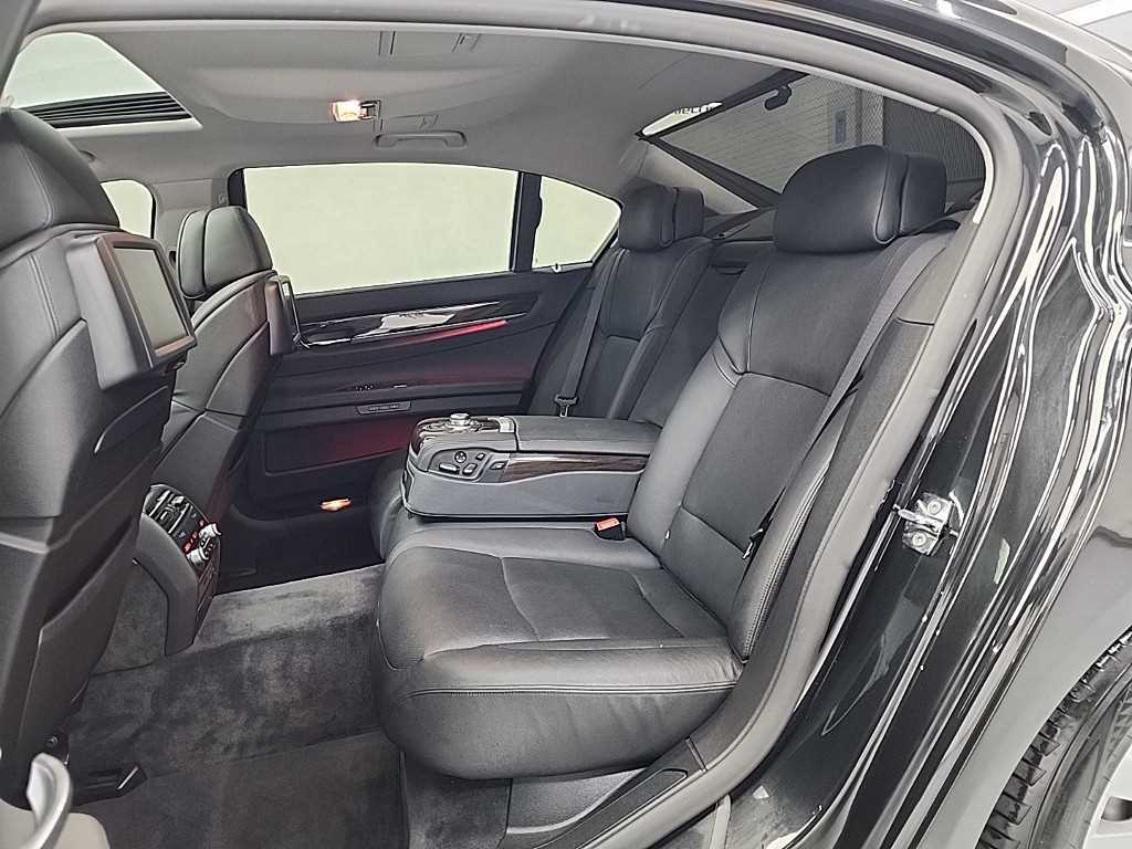 BMW 7 Series - Vista 10