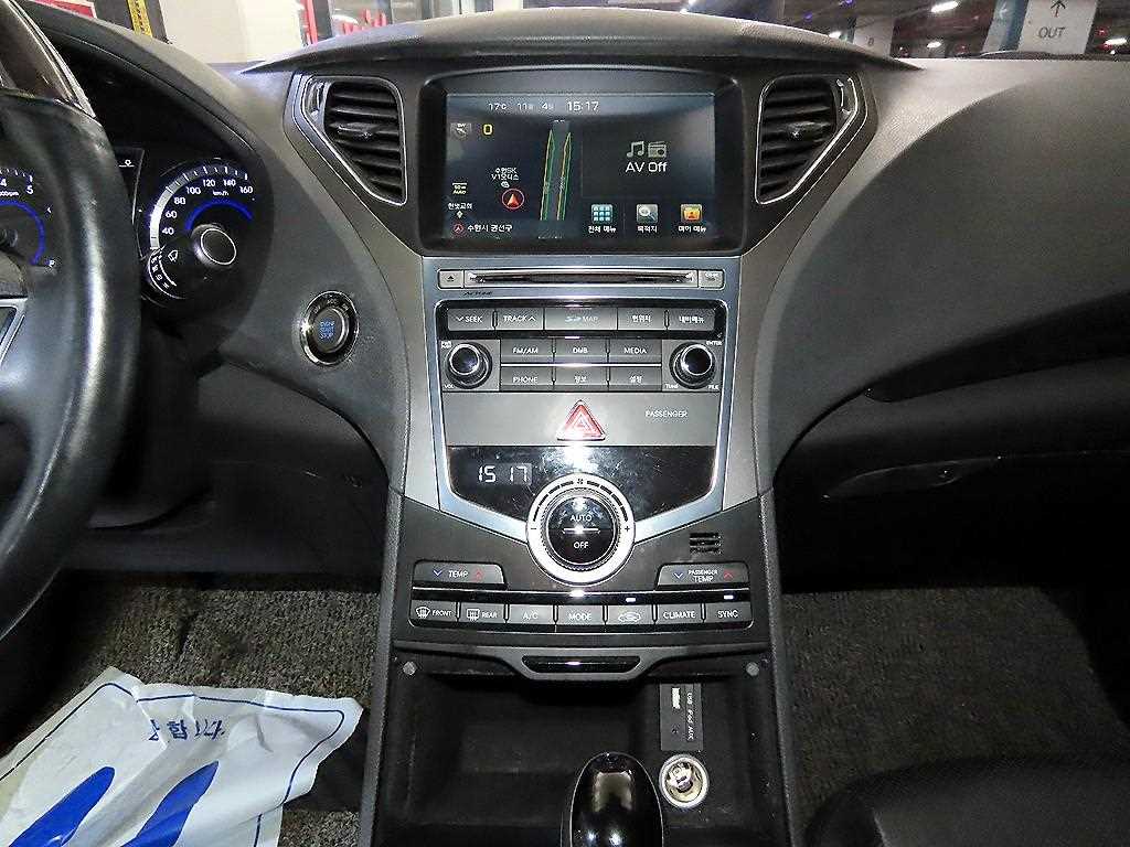 HYUNDAI Grandeur - Vista 11