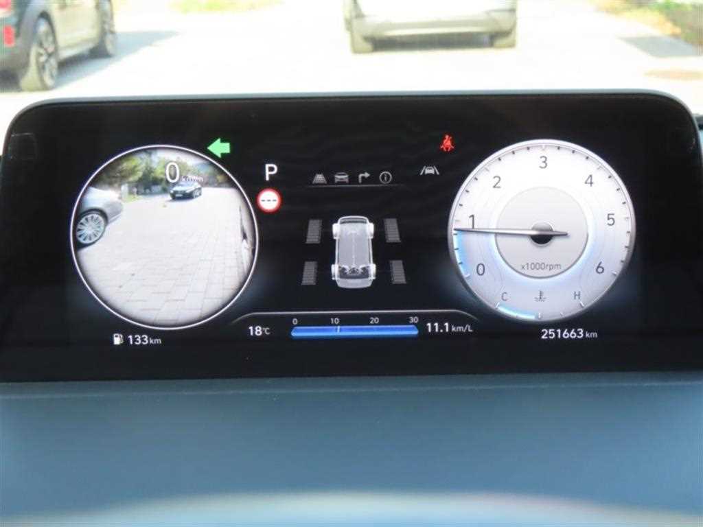 HYUNDAI Staria - Vista 5