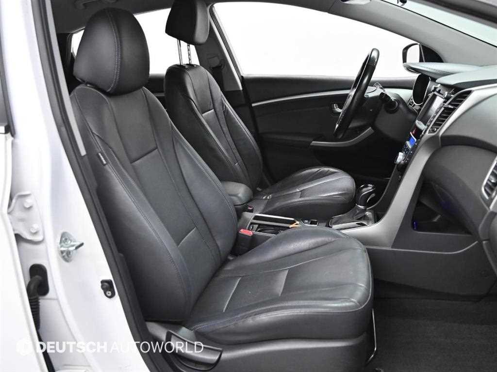 HYUNDAI i30 - Vista 10