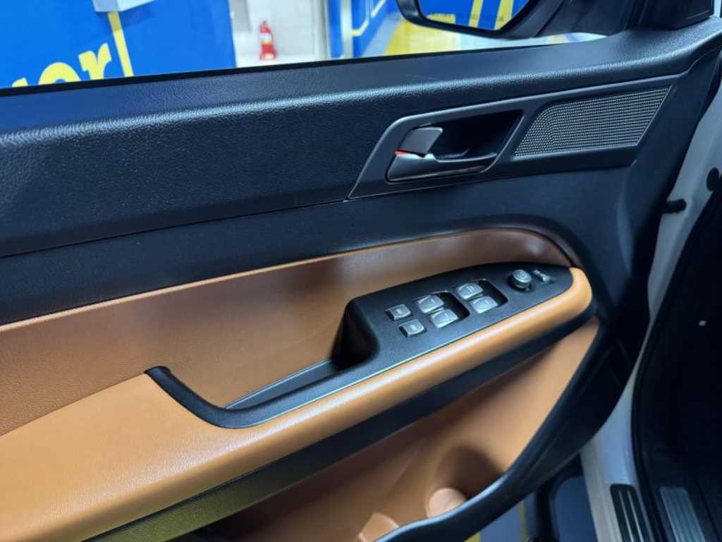 Ssangyong Rexton - Vista 9