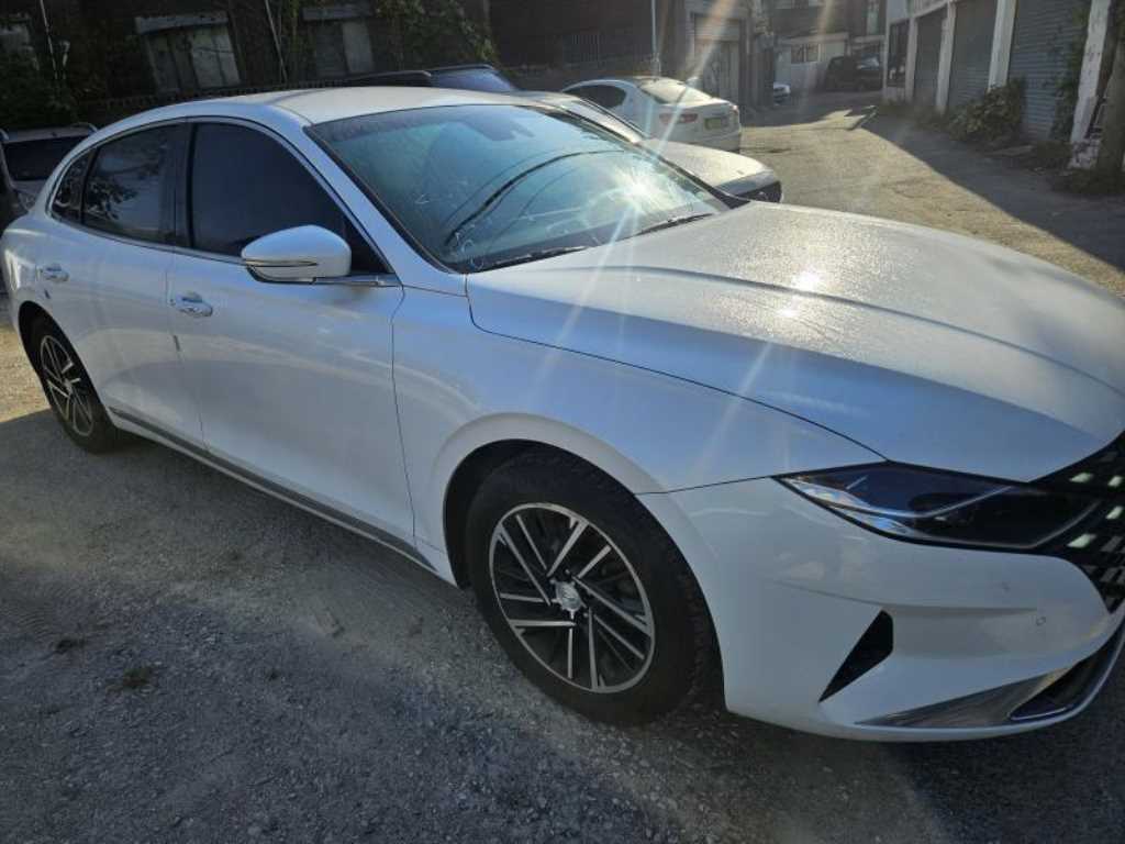 HYUNDAI Grandeur - Vista 7