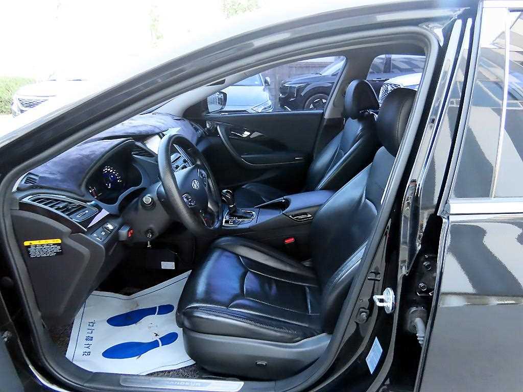 HYUNDAI Grandeur - Vista 5