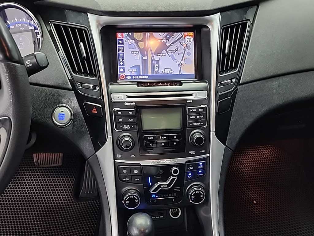 HYUNDAI Sonata - Vista 10