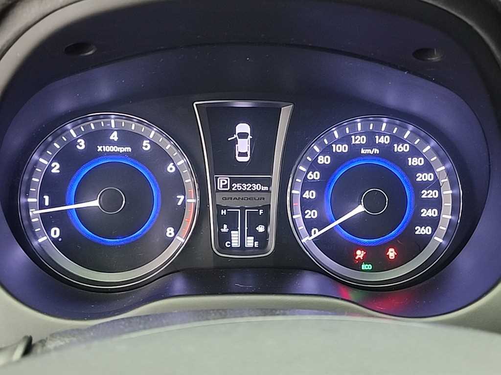 HYUNDAI Grandeur - Vista 6