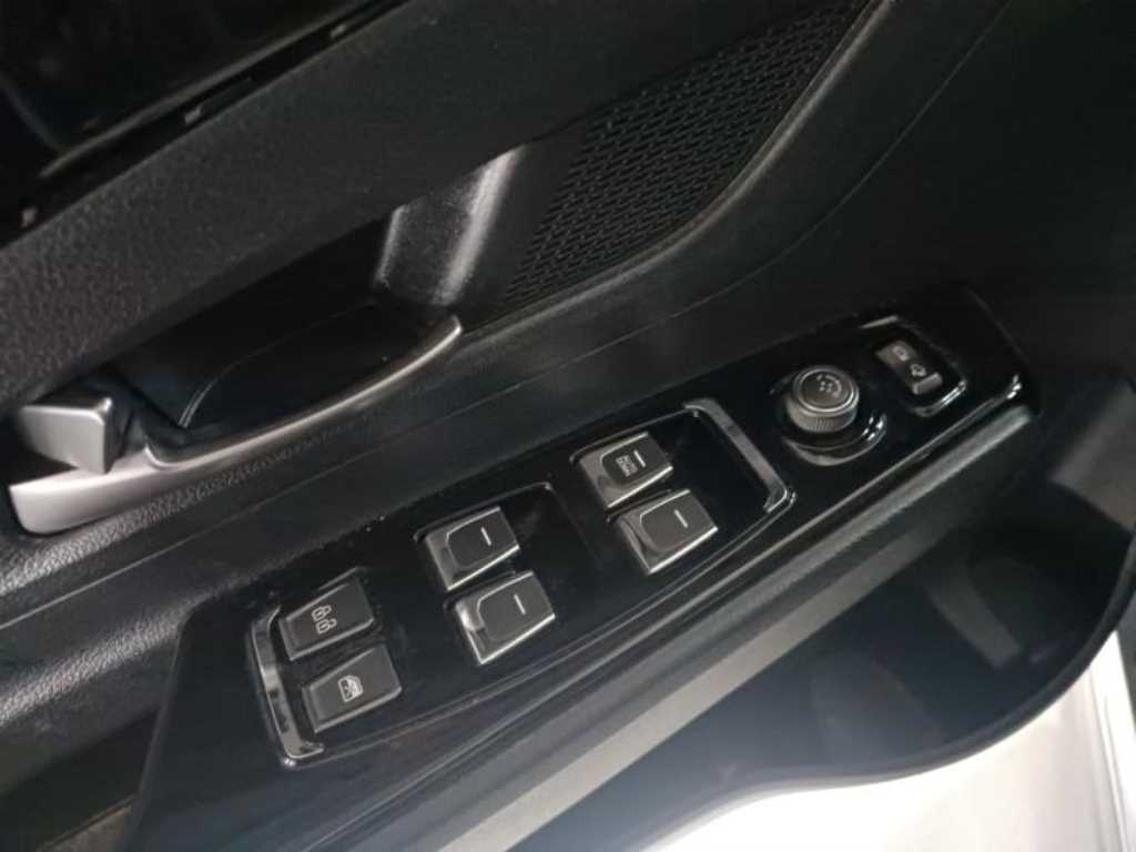 Ssangyong Korando - Vista 12