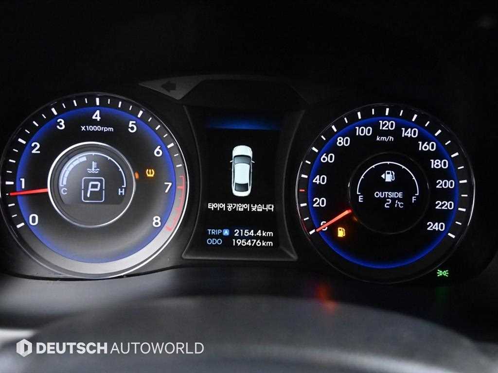 HYUNDAI i40 - Vista 7