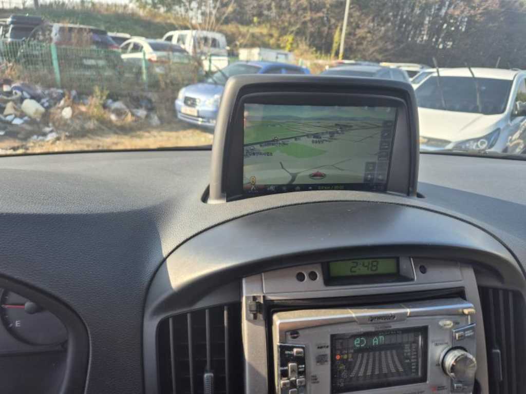 HYUNDAI Starex - Vista 12