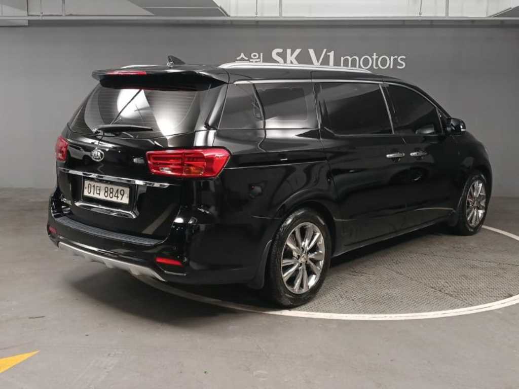 KIA Carnival - Vista 4