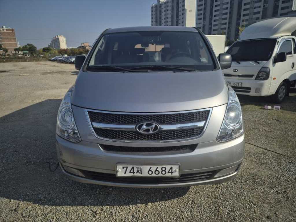 HYUNDAI Starex 2011