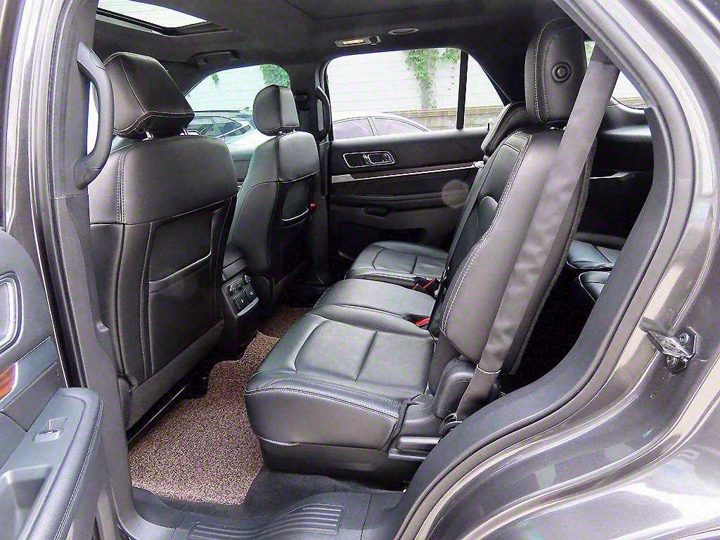 Ford Explorer - Vista 6