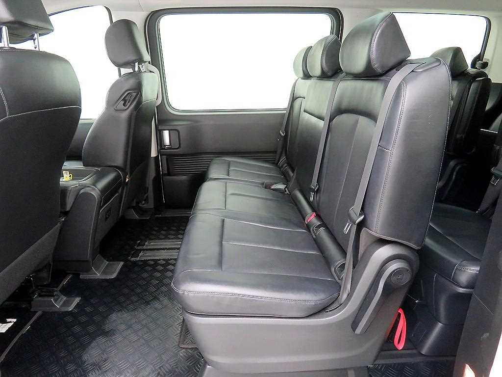 HYUNDAI Staria - Vista 8