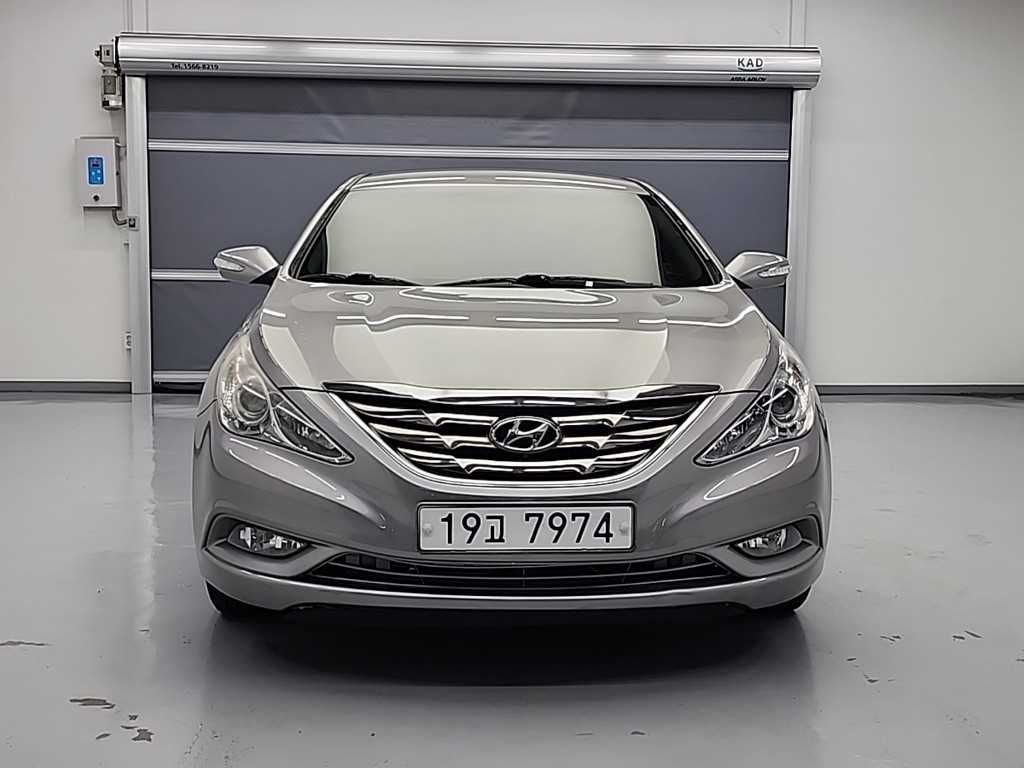 HYUNDAI Sonata - Vista 2