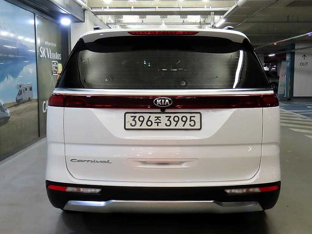 KIA Carnival - Vista 5