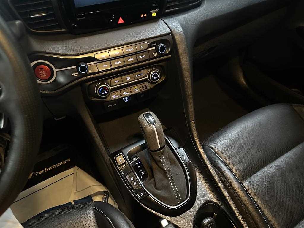 HYUNDAI Veloster - Vista 8