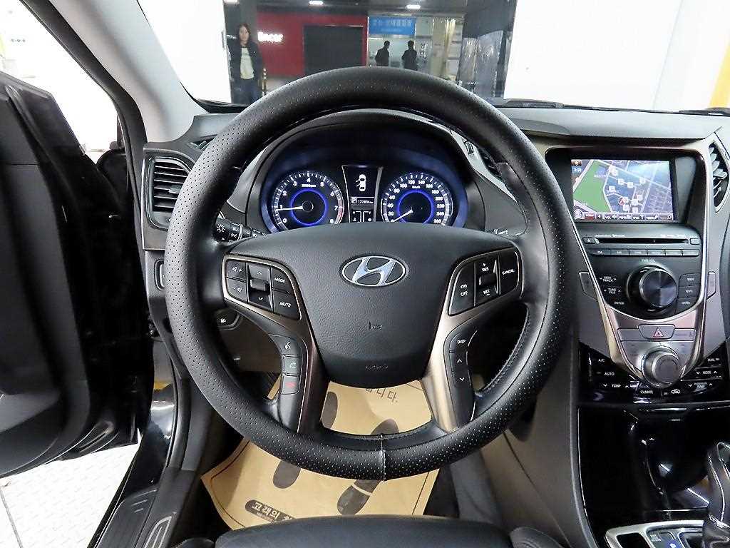 HYUNDAI Grandeur - Vista 9