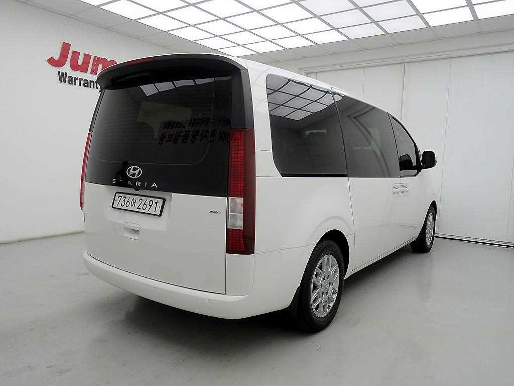 HYUNDAI Staria - Vista 4