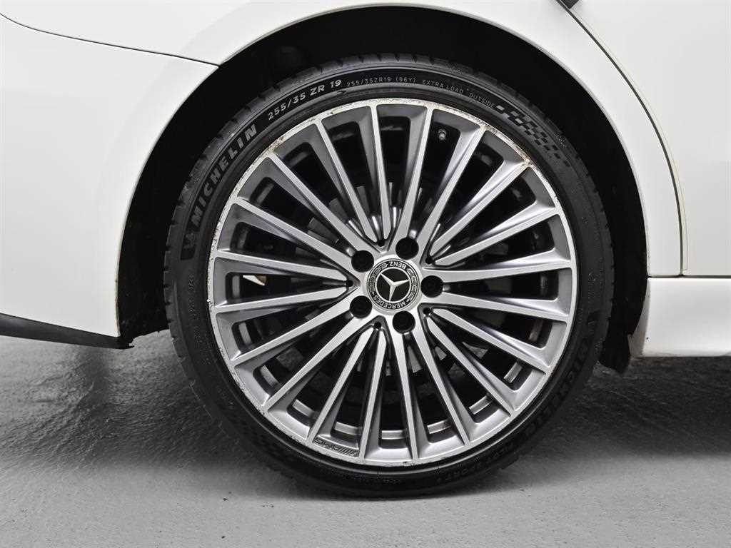 Mercedes Benz C Class - Vista 5