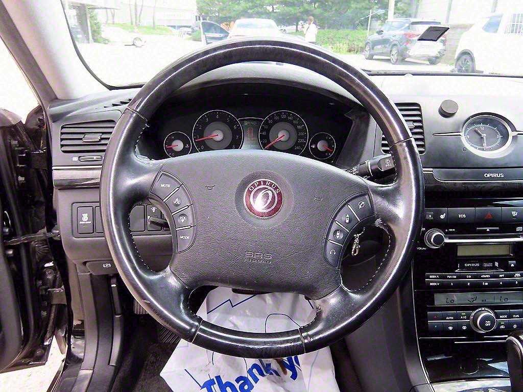 KIA Opirus - Vista 8