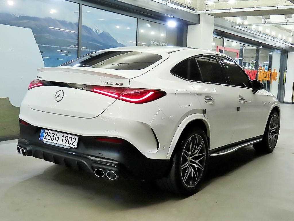 Mercedes Benz GLC Class - Vista 4