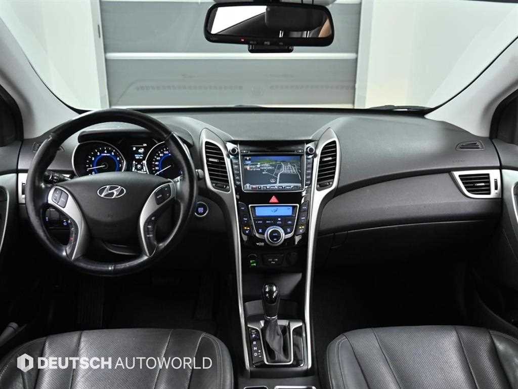 HYUNDAI i30 - Vista 7